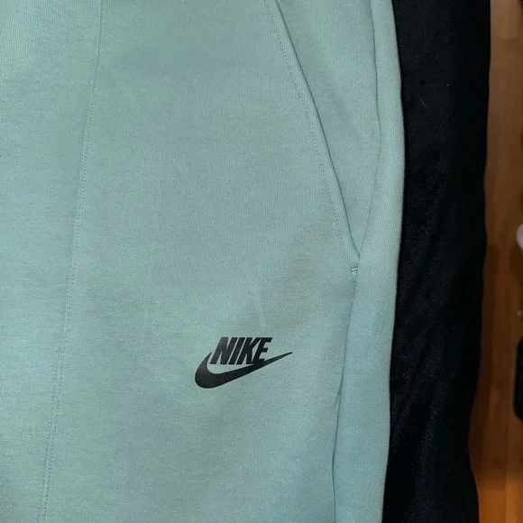 Nike Green Track Pants with Tapered Fit and Elastic Waistband - Picture 3 of 7